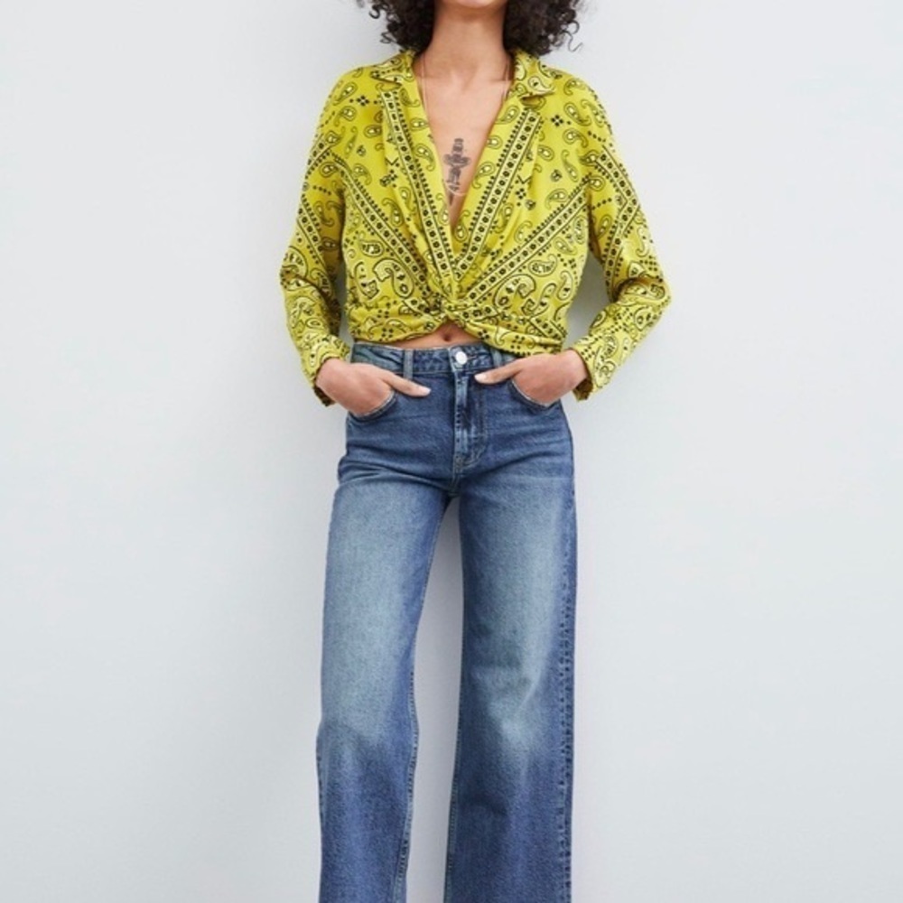 Zara Bloggers Favorite Bandana Yellow Patterned Twist Front Crop Blouse - Picture 4 of 11